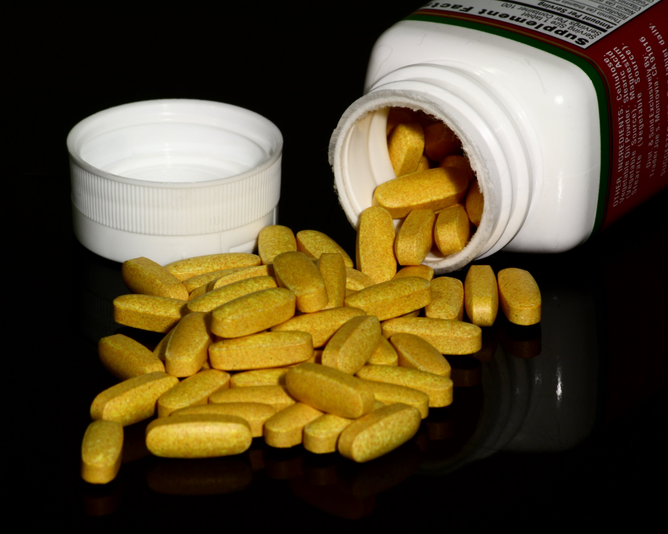 B_vitamin_supplement_tablets.jpg